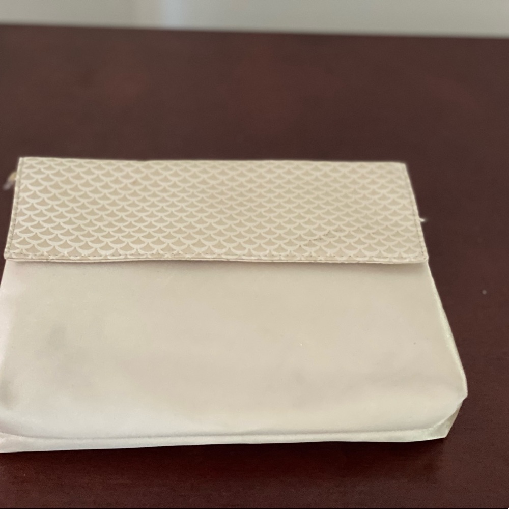 NWT Bulgari makeup/cosmetic clutch - Picture 8 of 10